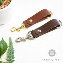 Load image into Gallery viewer, personalised leather keychain for him - Rokkigifts
