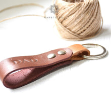 Load image into Gallery viewer, personalized keyring for dad - Rokkigifts