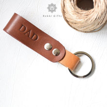Load image into Gallery viewer, personalized keyring for dad - Rokkigifts