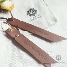 Load image into Gallery viewer, set of custom Leather bookmark and keychain - Rokkigifts