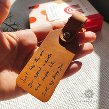 Load image into Gallery viewer, custom quote/ handwriting keychain - Rokkigifts
