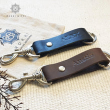 Load image into Gallery viewer, personalised leather keychain for him - Rokkigifts
