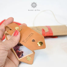 Load image into Gallery viewer, personalized leather Photo keychain - Rokkigifts
