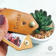 Load image into Gallery viewer, personalized leather Photo keychain - Rokkigifts
