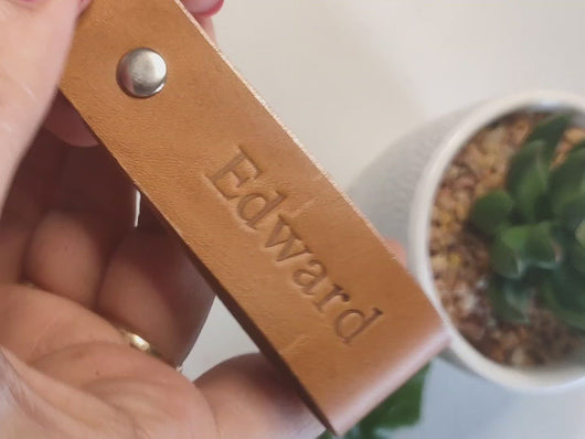 Personalised leather keyring | RokkiGifts